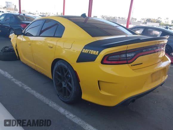 ✅ 2017 Dodge Charger R/T • VIN: 2C3CDXCT9HH528857 • Lot: 43277786. Listed on IAAI with 98,353 mi. Free auction sales archive from the USA and detailed vehicle history report at DreamBid. Image 3.