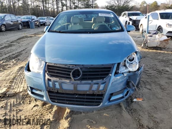 ✅ 2008 Volkswagen Eos Turbo • VIN: WVWAA71F88V039298 • Lot: 85330954. Wystawiony na Copart z przebiegiem 74 705 mil. Bezpłatny archiwum sprzedaży aukcyjnych z USA i szczegółowy raport historii pojazdu na DreamBid. Zdjęcie 5.
