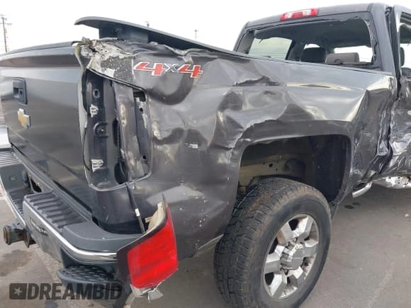 ✅ 2015 Chevrolet Silverado 2500HD LT • VIN: 1GC1KVEG2FF610053 • Lot: 43469299. Listed on IAAI with 173,702 mi. Free auction sales archive from the USA and detailed vehicle history report at DreamBid. Image 17.