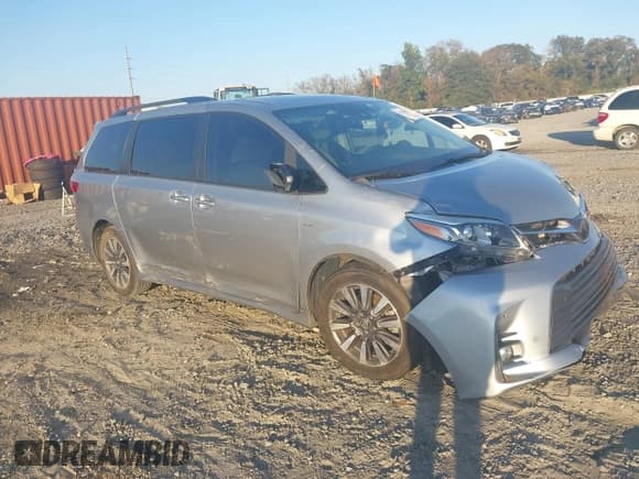✅ 2019 Toyota Sienna XLE • VIN: 5TDDZ3DC9KS225398 • Lot: 43705802. Listed on IAAI with 81,585 mi. Free auction sales archive from the USA and detailed vehicle history report at DreamBid. Image 1.