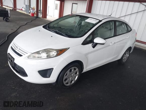 ✅ 2013 Ford Fiesta S • VIN: 3FADP4AJ0DM137072 • Лот: 43674340. Опубликован ранее на IAAI с пробегом 181 064 миль. Бесплатный доступ к архиву аукционных продаж из США и подробный отчёт об истории автомобиля на DreamBid. Изображение 2.