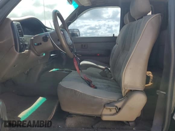 ✅ 1998 Toyota Tacoma • VIN: 4TASN92N0WZ110361 • Лот: 74660214. Опубликован ранее на Copart с пробегом 288 647 миль. Бесплатный доступ к архиву аукционных продаж из США и подробный отчёт об истории автомобиля на DreamBid. Изображение 7.