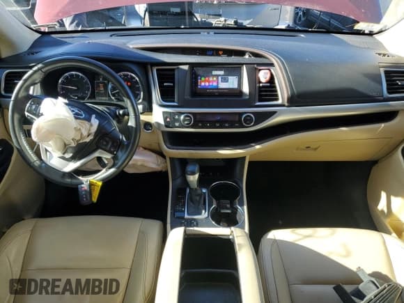 ✅ 2015 Toyota Highlander XLE • VIN: 5TDJKRFH0FS090403 • Lot: 91409235. Wystawiony na Copart z przebiegiem 111 822 mil. Bezpłatny archiwum sprzedaży aukcyjnych z USA i szczegółowy raport historii pojazdu na DreamBid. Zdjęcie 8.