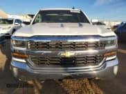 ✅ 2019 Chevrolet Silverado 1500 LT • VIN: 2GCVKPEC4K1153922 • Lot: 86271205. Wystawiony na Copart z przebiegiem 128 609 mil. Bezpłatny archiwum sprzedaży aukcyjnych z USA i szczegółowy raport historii pojazdu na DreamBid. Zdjęcie 5.