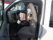 ✅ 2018 Chevrolet Express Passenger LT • VIN: 1GAZGPFG6J1269222 • Lot: 41433114. Wystawiony na IAAI z przebiegiem 99 985 mil. Bezpłatny archiwum sprzedaży aukcyjnych z USA i szczegółowy raport historii pojazdu na DreamBid. Zdjęcie 5.