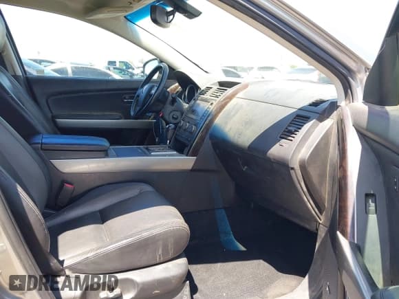 ✅ 2010 Mazda CX-9 Sport • VIN: JM3TB2MA8A0209873 • Lot: 42238545. Wystawiony na IAAI z przebiegiem 231 932 mil. Bezpłatny archiwum sprzedaży aukcyjnych z USA i szczegółowy raport historii pojazdu na DreamBid. Zdjęcie 5.