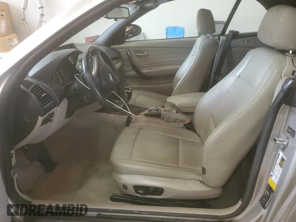 ✅ 2009 BMW 1 Series 135i • VIN: WBAUN93539VK40185 • Lot: 70373675. Wystawiony na Copart z przebiegiem 124 555 mil. Bezpłatny archiwum sprzedaży aukcyjnych z USA i szczegółowy raport historii pojazdu na DreamBid. Zdjęcie 7.