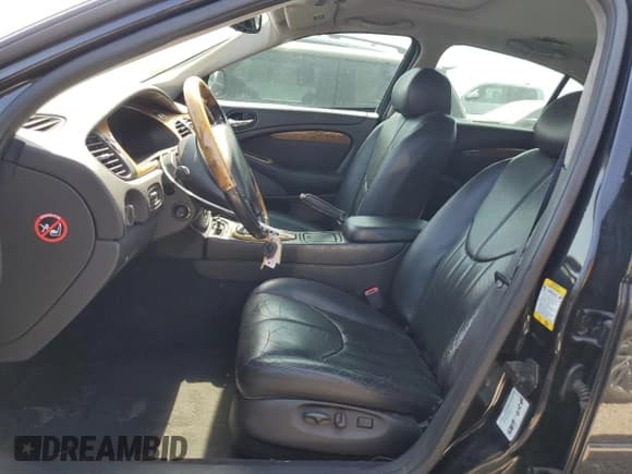 ✅ 2000 Jaguar S-Type V8 • VIN: SAJDA01D3YGL31658 • Lot: 59550814. Wystawiony na Copart z przebiegiem 54 210 mil. Bezpłatny archiwum sprzedaży aukcyjnych z USA i szczegółowy raport historii pojazdu na DreamBid. Zdjęcie 7.