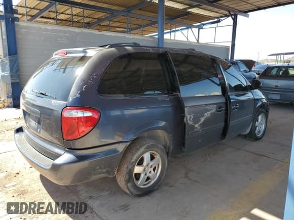 ✅ 2007 Dodge Grand Caravan SXT • VIN: 2D4GP44L77R105935 • Lot: 70229015. Wystawiony na Copart z przebiegiem 225 929 mil. Bezpłatny archiwum sprzedaży aukcyjnych z USA i szczegółowy raport historii pojazdu na DreamBid. Zdjęcie 3.