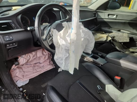 ✅ 2019 Kia Optima S • VIN: 5XXGT4L38KG297961 • Lot: 84522985. Wystawiony na Copart z przebiegiem 77 957 mil. Bezpłatny archiwum sprzedaży aukcyjnych z USA i szczegółowy raport historii pojazdu na DreamBid. Zdjęcie 8.