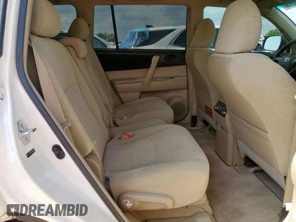 ✅ 2010 Toyota Highlander • VIN: 5TDZK3EH2AS018855 • Лот: 59035895. Опубликован ранее на Copart с пробегом 178 714 миль. Бесплатный доступ к архиву аукционных продаж из США и подробный отчёт об истории автомобиля на DreamBid. Изображение 11.