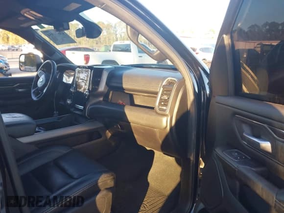 ✅ 2020 Ram 1500 Rebel • VIN: 1C6SRFLT6LN168988 • Lot: 43674954. Wystawiony na IAAI z przebiegiem 156 535 mil. Bezpłatny archiwum sprzedaży aukcyjnych z USA i szczegółowy raport historii pojazdu na DreamBid. Zdjęcie 5.