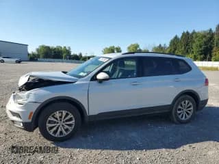 ✅ 2018 Volkswagen Tiguan S • VIN: 3VV0B7AX8JM021774 • Lot: 70980585. Wystawiony na Copart z przebiegiem 117 473 mil. Bezpłatny archiwum sprzedaży aukcyjnych z USA i szczegółowy raport historii pojazdu na DreamBid. Zdjęcie 1.