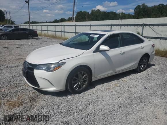 2017 Toyota Camry XLE with VIN 4T1BF1FK7HU304528, listed as a Copart auction lot 84546315 with 98,319 mi miles and Salvage title. Bid and sale history available at DreamBid. Image 1.