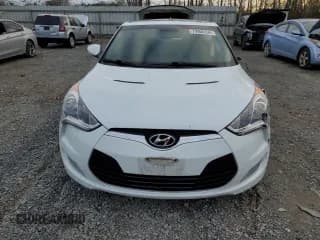 ✅ 2013 Hyundai Veloster w/Gray Int • VIN: KMHTC6AD9DU123900 • Lot: 79906394. Wystawiony na Copart z przebiegiem 103 950 mil. Bezpłatny archiwum sprzedaży aukcyjnych z USA i szczegółowy raport historii pojazdu na DreamBid. Zdjęcie 6.