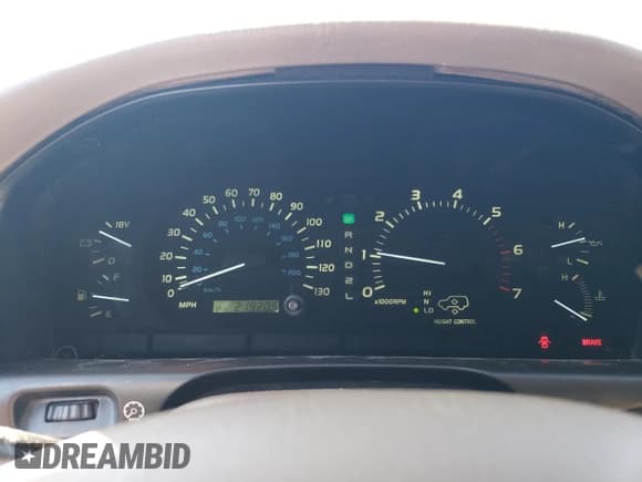 ✅ 1998 Lexus LX 470 • VIN: JT6HT00W7W0016338 • Lot: 84747095. Wystawiony na Copart z przebiegiem 219 205 mil. Bezpłatny archiwum sprzedaży aukcyjnych z USA i szczegółowy raport historii pojazdu na DreamBid. Zdjęcie 9.