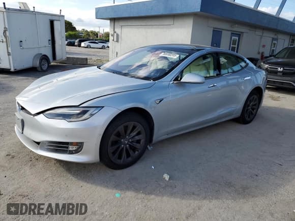 ✅ 2017 Tesla Model S 100D • VIN: 5YJSA1E20HF218801 • Lot: 90690205. Wystawiony na Copart z przebiegiem Nie podano. Bezpłatny archiwum sprzedaży aukcyjnych z USA i szczegółowy raport historii pojazdu na DreamBid. Zdjęcie 1.