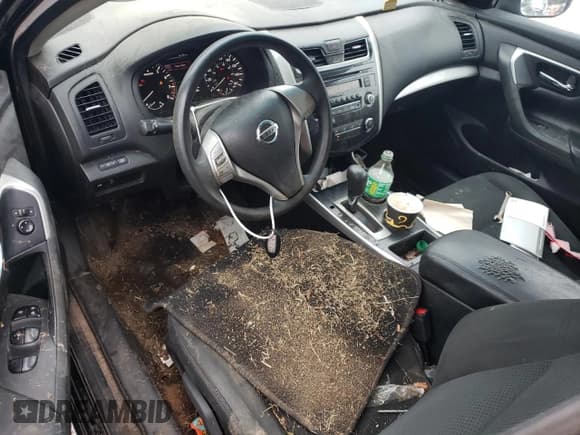 ✅ 2015 Nissan Altima SV • VIN: 1N4AL3AP2FC590871 • Lot: 90828755. Wystawiony na Copart z przebiegiem 156 453 mil. Bezpłatny archiwum sprzedaży aukcyjnych z USA i szczegółowy raport historii pojazdu na DreamBid. Zdjęcie 8.