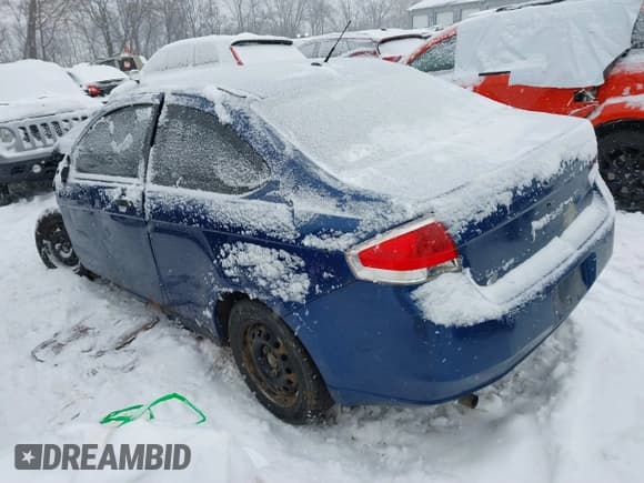 ✅ 2008 Ford Focus S • VIN: 1FAHP32N28W273061 • Lot: 41291282. Wystawiony na IAAI z przebiegiem 191 815 mil. Bezpłatny archiwum sprzedaży aukcyjnych z USA i szczegółowy raport historii pojazdu na DreamBid. Zdjęcie 3.