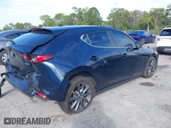 ✅ 2019 Mazda 3 Preferred • VIN: JM1BPAMM5K1137875 • Lot: 40879734. Wystawiony na IAAI z przebiegiem 56 880 mil. Bezpłatny archiwum sprzedaży aukcyjnych z USA i szczegółowy raport historii pojazdu na DreamBid. Zdjęcie 4.