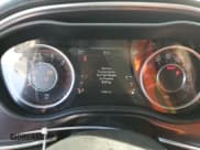 ✅ 2015 Dodge Challenger R/T • VIN: 2C3CDZAT4FH737158 • Lot: 68949764. Wystawiony na Copart z przebiegiem 110 401 mil. Bezpłatny archiwum sprzedaży aukcyjnych z USA i szczegółowy raport historii pojazdu na DreamBid. Zdjęcie 9.