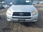 ✅ 2010 Toyota RAV4 Sport • VIN: JTMRF4DV6A5034841 • Лот: 43830218. Опубликован ранее на IAAI с пробегом 125 691 миль. Бесплатный доступ к архиву аукционных продаж из США и подробный отчёт об истории автомобиля на DreamBid. Изображение 12.
