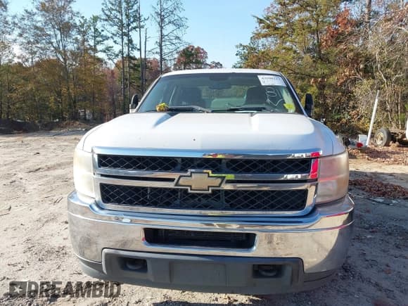 ✅ 2011 Chevrolet Silverado 2500HD Work Truck • VIN: 1GB2CVCG9BZ396373 • Lot: 43598113. Wystawiony na IAAI z przebiegiem 273 698 mil. Bezpłatny archiwum sprzedaży aukcyjnych z USA i szczegółowy raport historii pojazdu na DreamBid. Zdjęcie 6.
