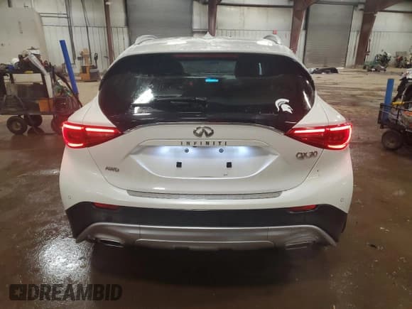 ✅ 2019 Infiniti QX30 Essential • VIN: SJKCH5CR5KA008280 • Лот: 82605424. Опубликован ранее на Copart с пробегом 57 328 миль. Бесплатный доступ к архиву аукционных продаж из США и подробный отчёт об истории автомобиля на DreamBid. Изображение 6.
