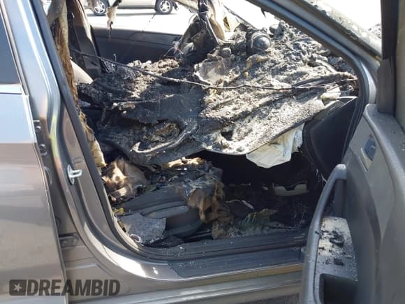 ✅ 2018 Hyundai Sonata SE • VIN: 5NPE24AF8JH613482 • Лот: 43201766. Опубликован ранее на IAAI с пробегом 79 356 миль. Бесплатный доступ к архиву аукционных продаж из США и подробный отчёт об истории автомобиля на DreamBid. Изображение 5.