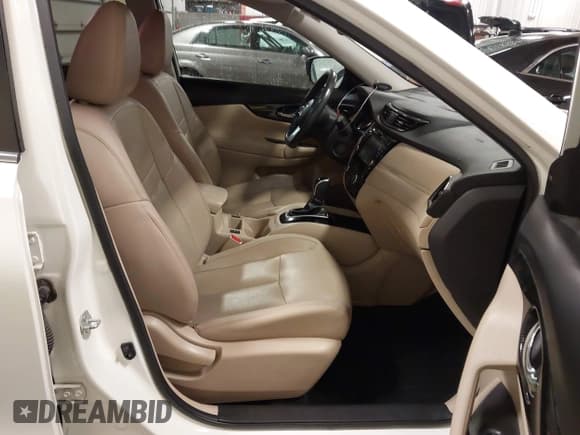 ✅ 2017 Nissan Rogue SV • VIN: 5N1AT2MT9HC761398 • Lot: 42908600. Listed on IAAI with 75,526 mi. Free auction sales archive from the USA and detailed vehicle history report at DreamBid. Image 5.