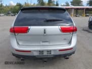 ✅ 2013 Lincoln MKX • VIN: 2LMDJ6JK8DBL23234 • Lot: 43323740. Wystawiony na IAAI z przebiegiem 166 071 mil. Bezpłatny archiwum sprzedaży aukcyjnych z USA i szczegółowy raport historii pojazdu na DreamBid. Zdjęcie 16.