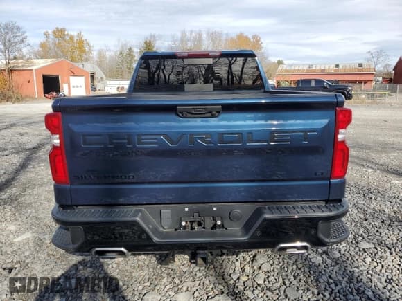 ✅ 2022 Chevrolet Silverado 1500 LT Trail Boss • VIN: 3GCUDFET3NG553742 • Lot: 85265905. Wystawiony na Copart z przebiegiem 41 518 mil. Bezpłatny archiwum sprzedaży aukcyjnych z USA i szczegółowy raport historii pojazdu na DreamBid. Zdjęcie 6.