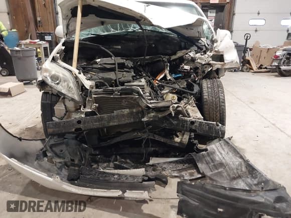 ✅ 2011 Toyota Sienna XLE • VIN: 5TDDK3DC8BS013015 • Lot: 41445174. Listed on IAAI with 127,109 mi. Free auction sales archive from the USA and detailed vehicle history report at DreamBid. Image 6.