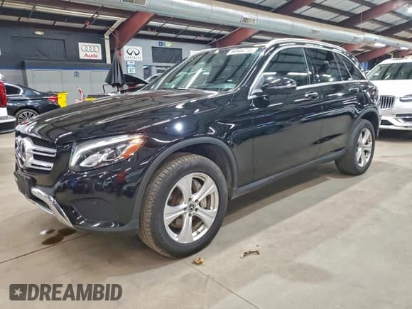 ✅ 2018 Mercedes-Benz GLC 300 • VIN: WDC0G4KB6JV093915 • Лот: 94944715. Опубликован ранее на Copart с пробегом 199 902 миль. Бесплатный доступ к архиву аукционных продаж из США и подробный отчёт об истории автомобиля на DreamBid. Изображение 1.