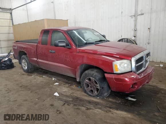 2006 Dodge Dakota SLT with VIN 1D7HW42N56S609685, listed as a Copart auction lot 43052435 with 222,136 mi miles and Non repairable. Bid and sale history available at DreamBid. Image 4.