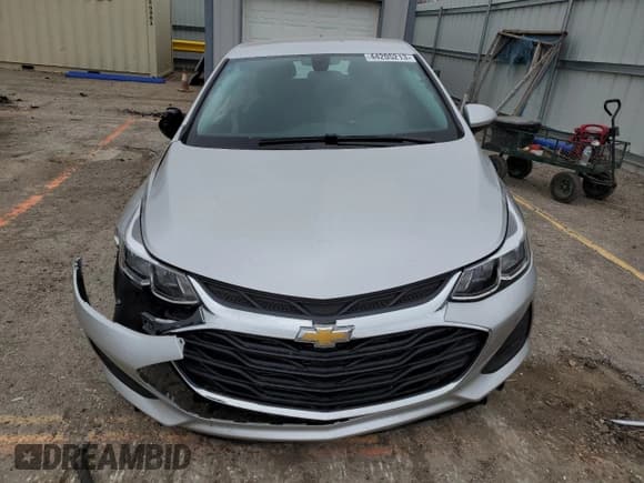 ✅ 2019 Chevrolet Cruze LS • VIN: 3G1BC6SM0KS604610 • Lot: 44205213. Listed on Copart with 19,879 mi. Free auction sales archive from the USA and detailed vehicle history report at DreamBid. Image 5.