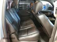 ✅ 2014 Chevrolet Suburban LT • VIN: 1GNSKJE77ER120211 • Lot: 62469424. Wystawiony na Copart z przebiegiem 213 282 mil. Bezpłatny archiwum sprzedaży aukcyjnych z USA i szczegółowy raport historii pojazdu na DreamBid. Zdjęcie 11.