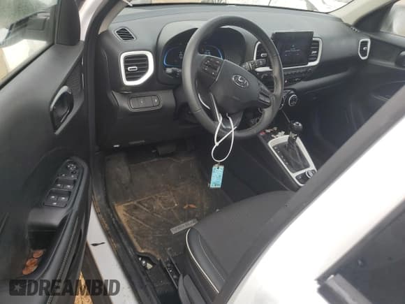 ✅ 2024 Hyundai Venue Limited • VIN: KMHRC8A35RU336797 • Lot: 42943775. Listed on Copart with 11,321 mi. Free auction sales archive from the USA and detailed vehicle history report at DreamBid. Image 8.