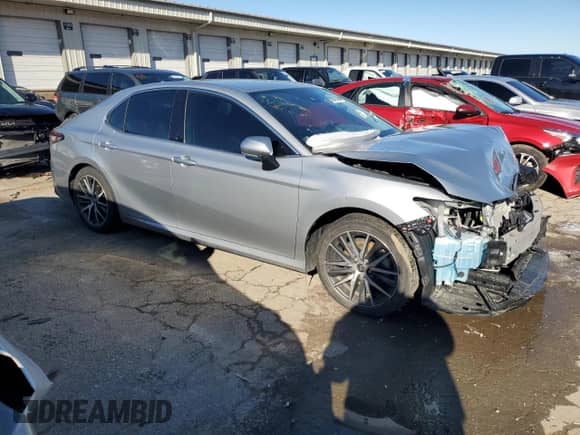 2022 Toyota Camry XLE with VIN 4T1F11AK0NU031516, listed as a Copart auction lot 88555025 with 51,712 mi miles and Salvage title. Bid and sale history available at DreamBid. Image 4.
