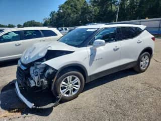 2021 Chevrolet Blazer LT z VIN 3GNKBCR4XMS526443, wystawiony jako Copart lot #68531105 z przebiegiem 39 334 mil mil oraz Szkoda całkowita • Salvage title. Historia ofert i sprzedaży dostępna na DreamBid. Obrazek 1.