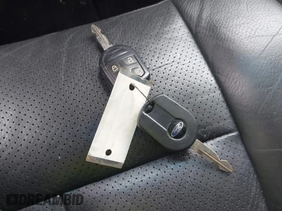 ✅ 2012 Ford Expedition Max Limited • VIN: 1FMJK2A55CEF63598 • Lot: 42192541. Listed on IAAI with 155,586 mi. Free auction sales archive from the USA and detailed vehicle history report at DreamBid. Image 11.