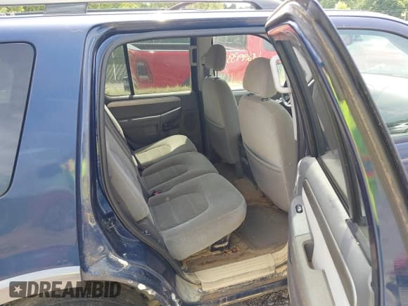 ✅ 2004 Ford Explorer XLT • VIN: 1FMZU73K14UA45377 • Лот: 42993312. Опубликован ранее на IAAI с пробегом 186 766 миль. Бесплатный доступ к архиву аукционных продаж из США и подробный отчёт об истории автомобиля на DreamBid. Изображение 8.