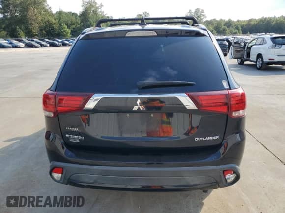 2018 Mitsubishi Outlander SE with VIN JA4AD3A36JZ067258, listed as a Copart auction lot 81457995 with 112,346 mi miles and Salvage title. Bid and sale history available at DreamBid. Image 6.