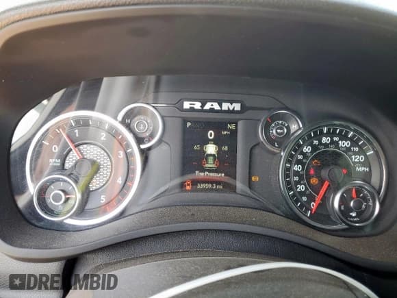 ✅ 2024 Ram 2500 Tradesman • VIN: 3C6UR5CL1RG212044 • Лот: 70644515. Опубликован ранее на Copart с пробегом 33 959 миль. Бесплатный доступ к архиву аукционных продаж из США и подробный отчёт об истории автомобиля на DreamBid. Изображение 9.