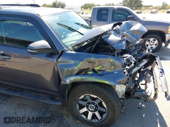 ✅ 2017 Toyota 4Runner TRD Pro • VIN: JTEBU5JR2H5432798 • Lot: 43444504. Listed on IAAI with 121,902 mi. Free auction sales archive from the USA and detailed vehicle history report at DreamBid. Image 17.