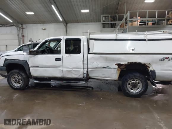 ✅ 2006 Chevrolet Silverado 2500HD LT2 • VIN: 1GCHK29U46E214094 • Lot: 42017633. Listed on IAAI with 220,014 mi. Free auction sales archive from the USA and detailed vehicle history report at DreamBid. Image 14.