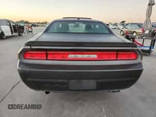 2013 Dodge Challenger R/T z VIN 2C3CDYBT7DH674305, wystawiony jako Copart lot #89642955 z przebiegiem Nie podano mil oraz Czysty tytuł • Clean title. Historia ofert i sprzedaży dostępna na DreamBid. Obrazek 6.