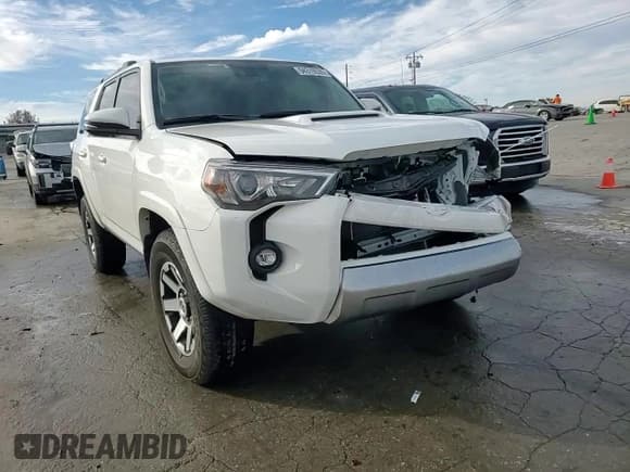 ✅ 2023 Toyota 4Runner TRD Off Road Premium • VIN: JTERU5JR1P6155794 • Лот: 94319535. Опубликован ранее на Copart с пробегом 22 681 миль. Бесплатный доступ к архиву аукционных продаж из США и подробный отчёт об истории автомобиля на DreamBid. Изображение 14.
