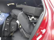 ✅ 2018 Toyota C-HR XLE Premium • VIN: NMTKHMBX4JR060590 • Lot: 43776518. Wystawiony na IAAI z przebiegiem 80 927 mil. Bezpłatny archiwum sprzedaży aukcyjnych z USA i szczegółowy raport historii pojazdu na DreamBid. Zdjęcie 8.