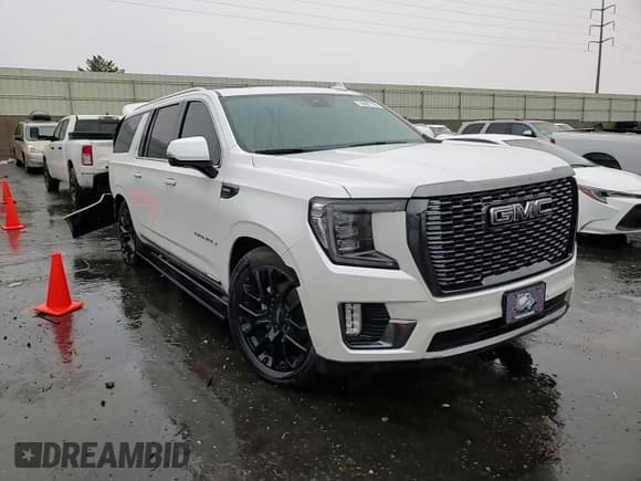 ✅ 2023 GMC Yukon XL Denali Ultimate • VIN: 1GKS2KKT1PR445363 • Lot: 60907785. Wystawiony na Copart z przebiegiem 36 496 mil. Bezpłatny archiwum sprzedaży aukcyjnych z USA i szczegółowy raport historii pojazdu na DreamBid. Zdjęcie 14.
